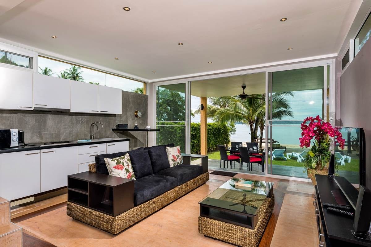 Living room with beach view | Koh Chang Beach Villa 32B