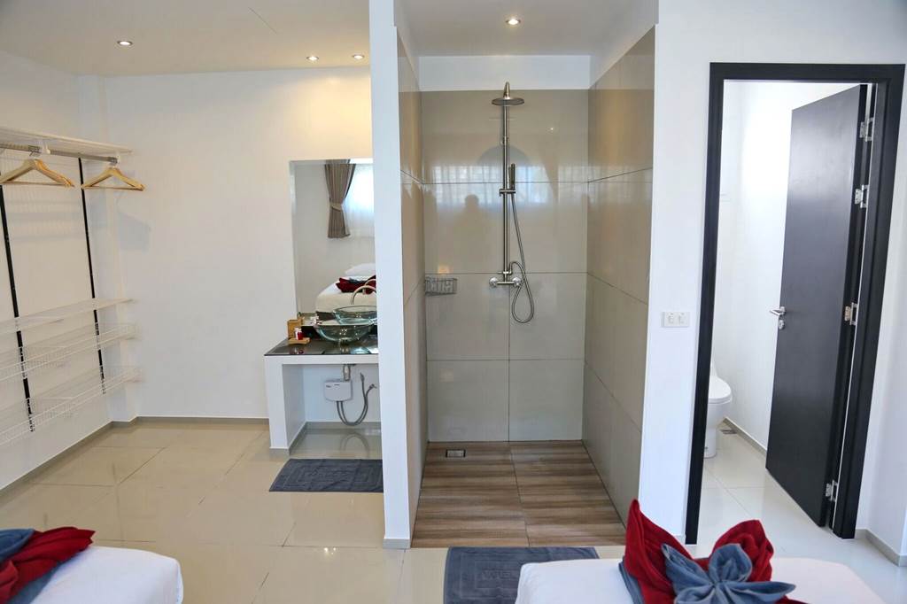 Sink, Shower, Toilet in guestroom 4 & 5 | Koh Chang Pool Villa | 60d